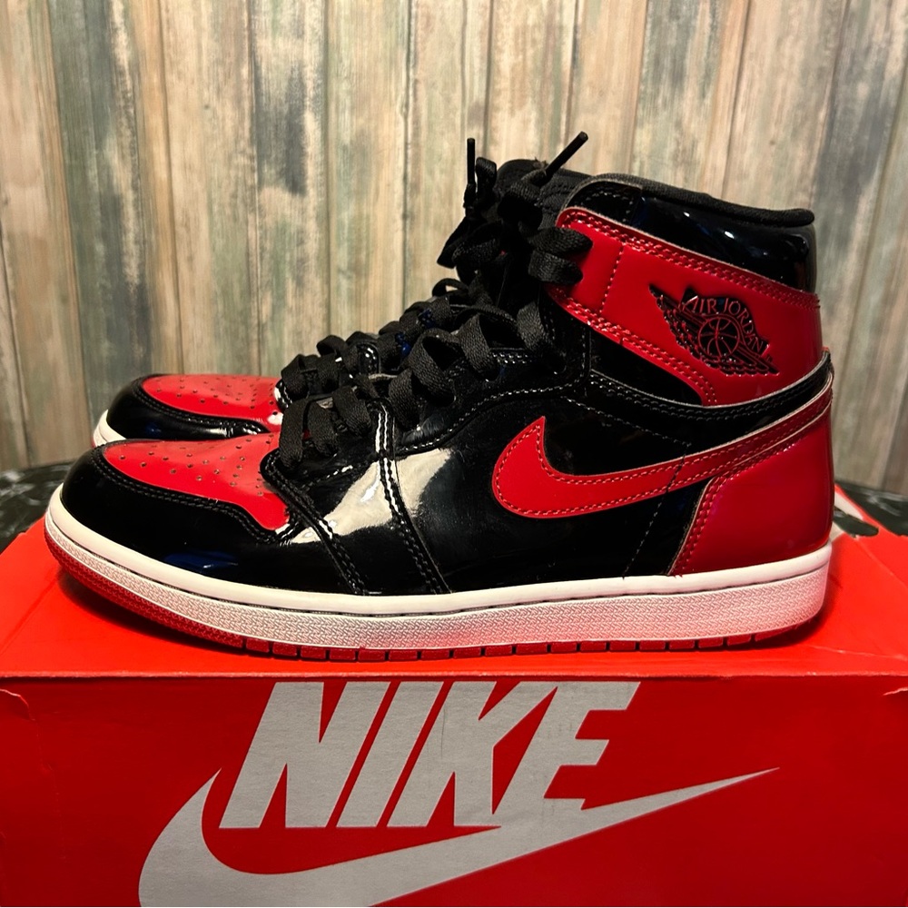 Nike air Jordan bred 1 sz9.5